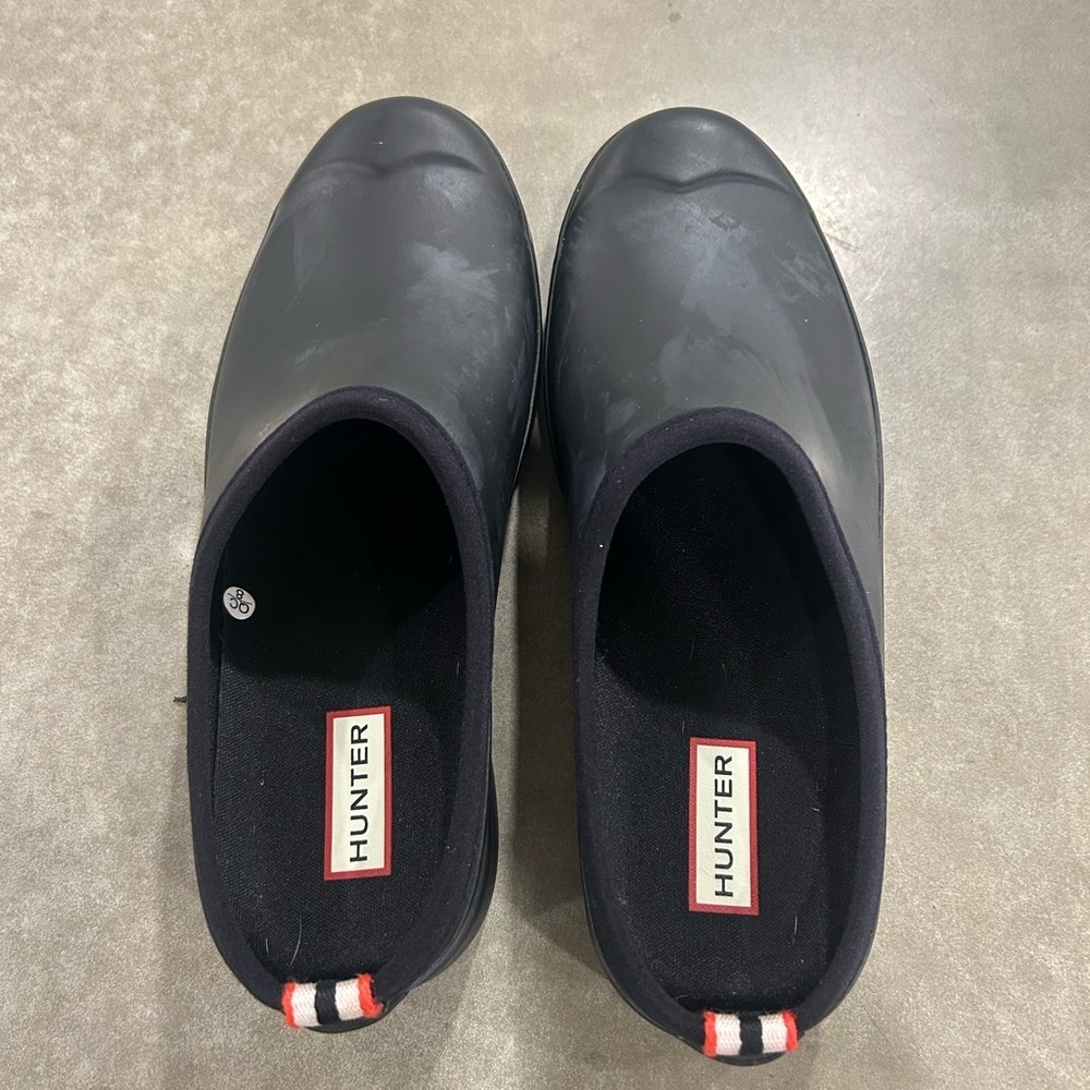 HUNTER clogs! Black. Size 9. (UK 7) excellent condition. Platform.